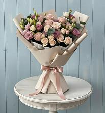 Букет цветов из:  Розы и Лизиантусы в Цоци-Юрте