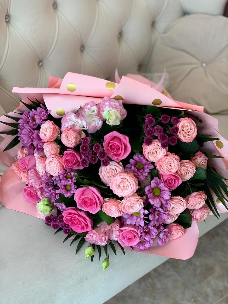 Букет цветов из: Хризантемы, Розы и Лизиантусы в Цоци-Юрте