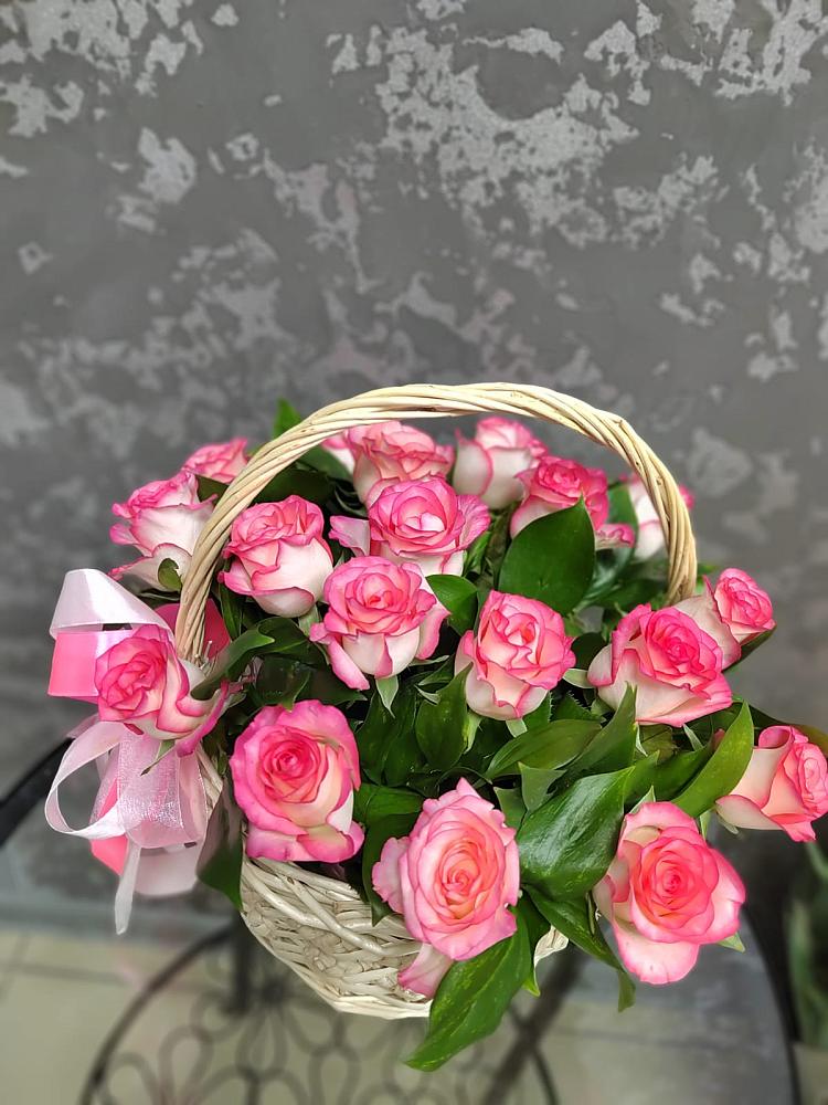 Цветочная композиция из Розы в корзине в Цоци-Юрте