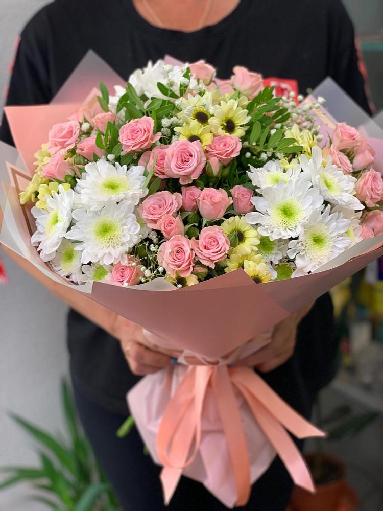 Букет цветов из: Розы и Хризантемы в Цоци-Юрте