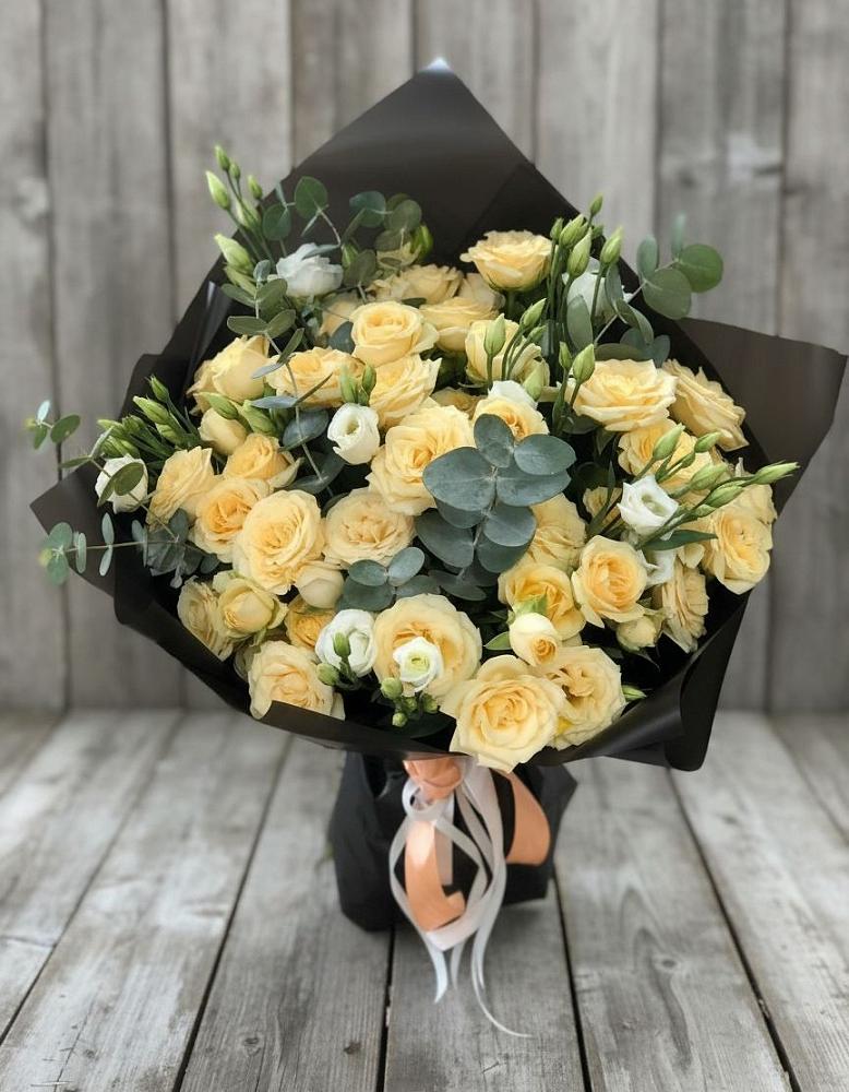 Букет цветов из: Розы и Лизиантусы в Цоци-Юрте