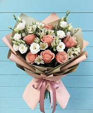 Букет цветов из:  Розы, Альстромерии и Лизиантусы в Цоци-Юрте