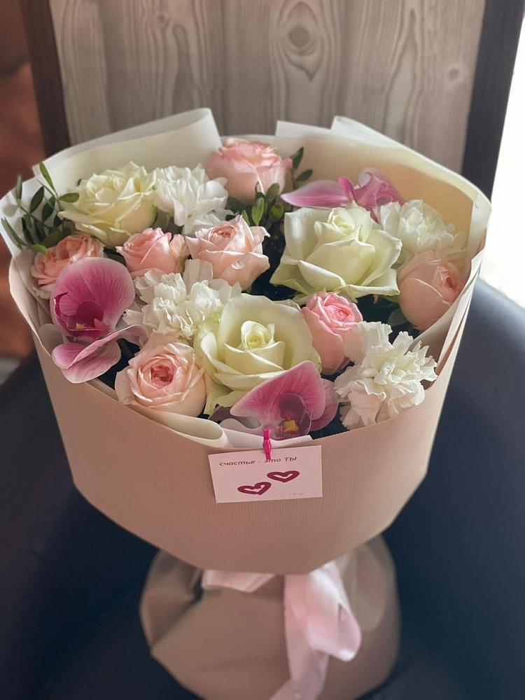 Букет цветов из: Орхидеи, Розы и Гвоздики в Цоци-Юрте