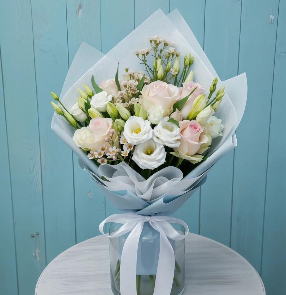 Букет цветов из: Розы и Лизиантусы в Цоци-Юрте