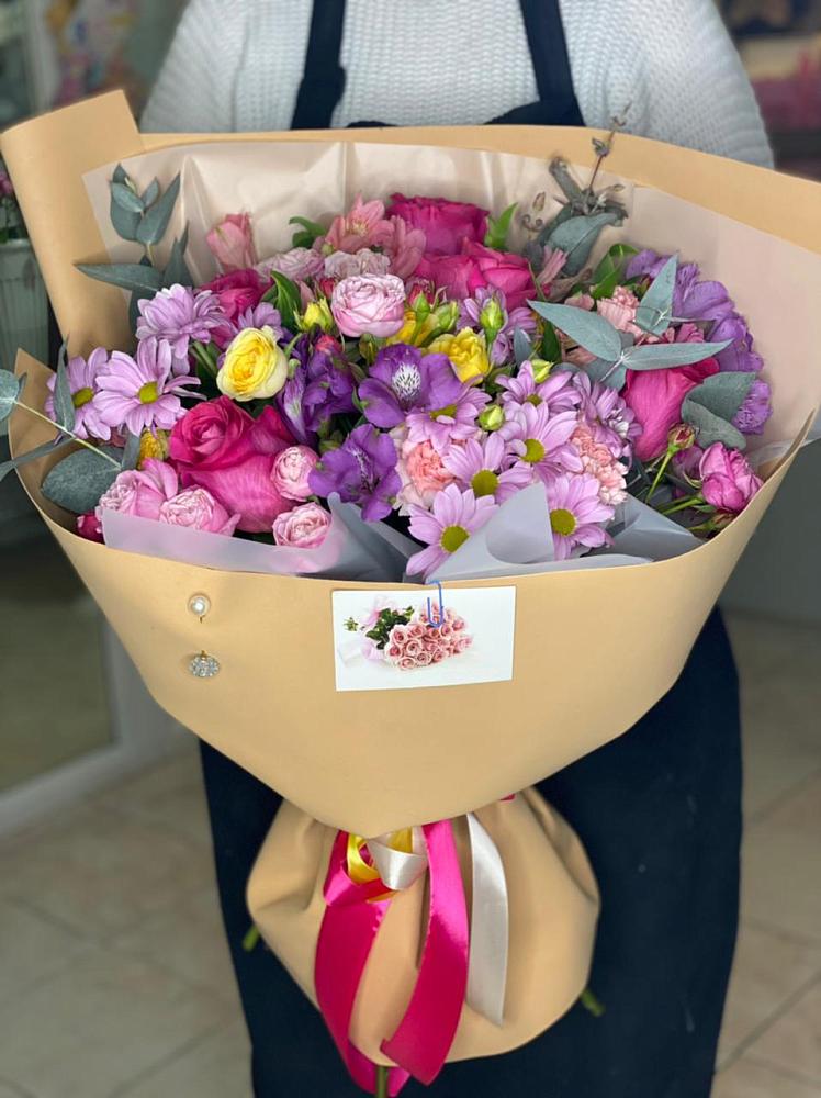 Букет цветов из: Хризантемы, Гвоздики и Альстромерии в Цоци-Юрте