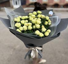 Букет Белые кустовые розы Солинеро в Цоци-Юрте