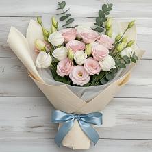 Букет цветов из:  Лизиантусы в Цоци-Юрте