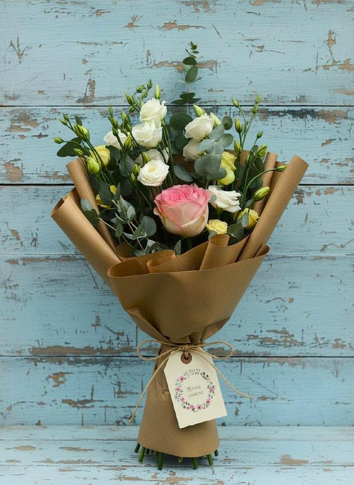 Букет цветов из: Розы и Лизиантусы в Цоци-Юрте