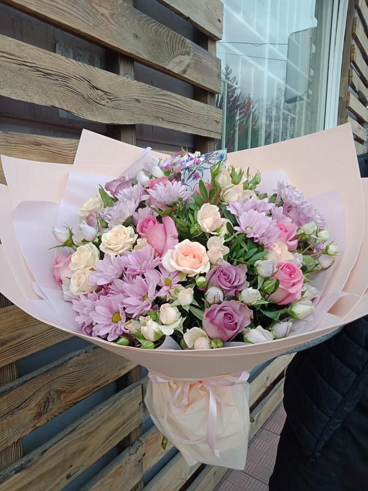 Букет цветов из: Розы и Хризантемы в Цоци-Юрте