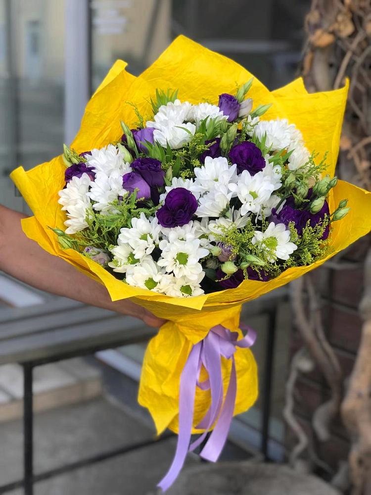 Букет цветов из: Ирисы, Хризантемы и Ромашки в Цоци-Юрте