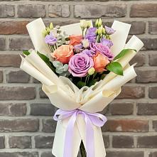 Букет цветов из:  Лизиантусы и Розы #REPLACE_PRED# Цоци-Юрте