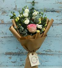 Букет цветов из:  Розы и Лизиантусы в Цоци-Юрте