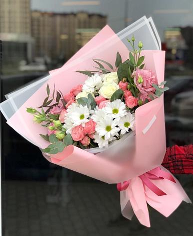 Букет цветов из: Розы, Лизиантусы и Хризантемы в Цоци-Юрте