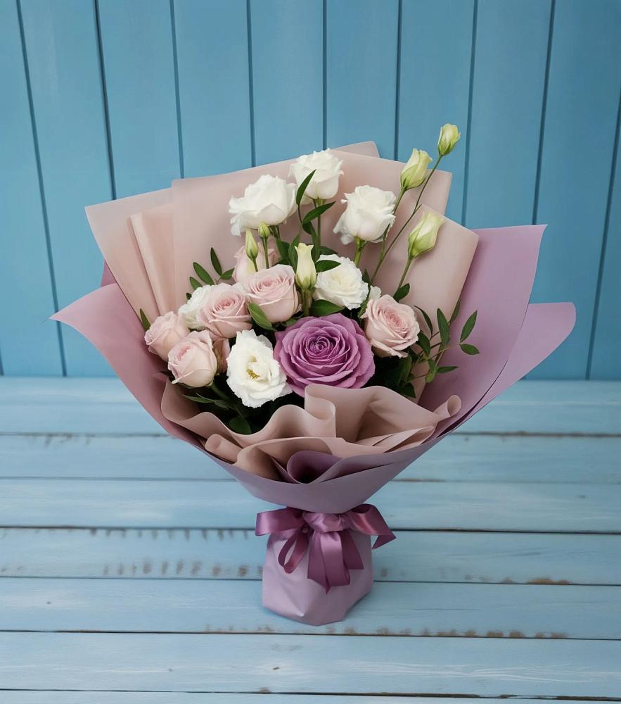 Букет цветов из: Розы и Лизиантусы в Цоци-Юрте