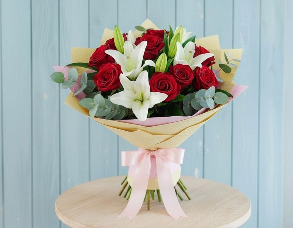 Букет цветов из: Лилии и Розы в Цоци-Юрте